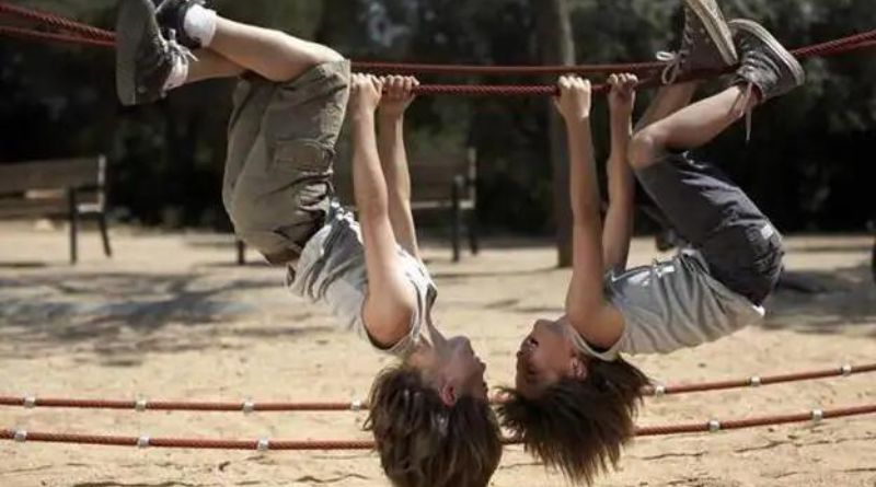 Niños jugando