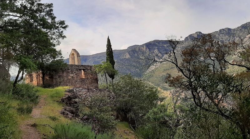 Monasterio en las montañas